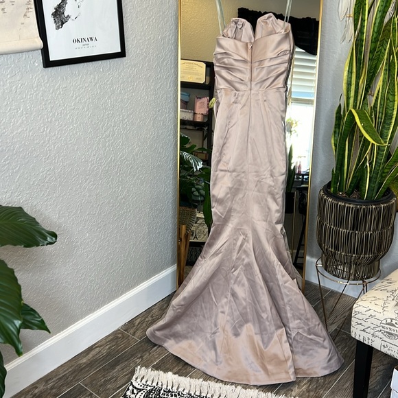 HOUSE OF CB 'Fleur' Mushroom Satin Strapless Gown NWOT - Picture 4 of 4